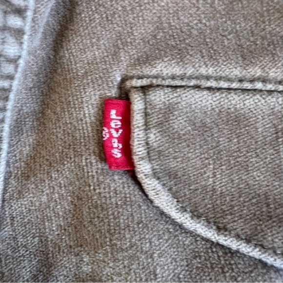 LEVI’S Pants Low Rise Flare Hem Khaki Tan Slacks Size 5 - Picture 6 of 11